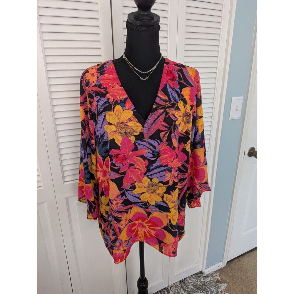 Beautiful by Lawrence Zarian Blouse Women's M Multi Hawaiian Floral V-Neck Top